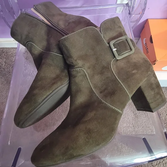 White Mountain booties - Picture 5 of 6